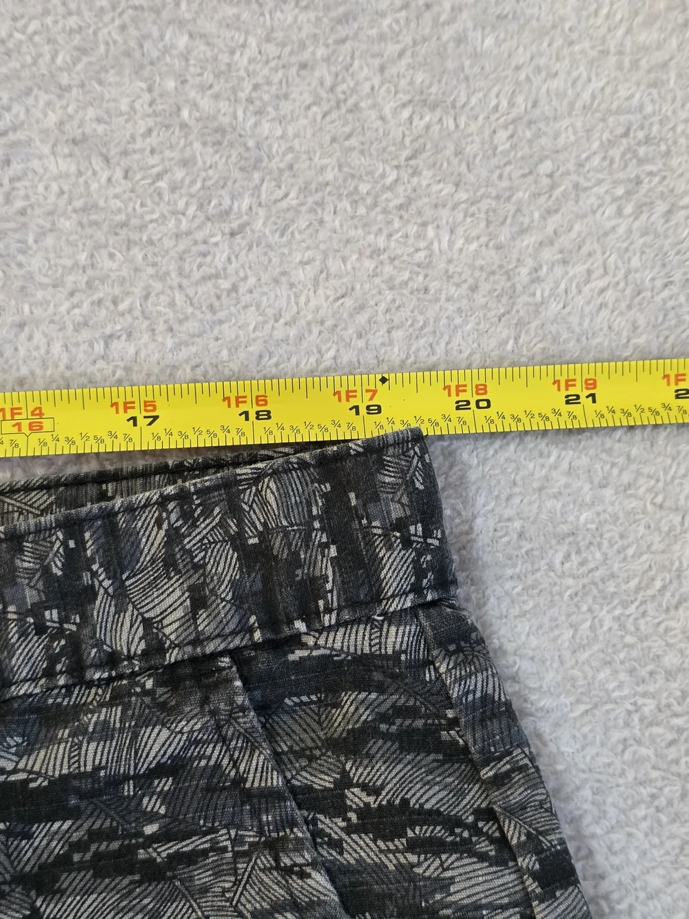 Men's Patterned Flat-Front Cotton Shorts in Black and Gray